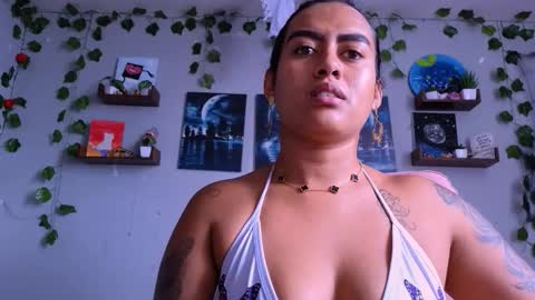 Macey Elliot Modelo Independiente online show from December 2, 2025, 5:19 pm