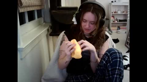 maia online show from February 26, 2026, 6:23 am