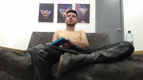 instagram mackdanielsx online show from February 12, 2026, 8:04 pm