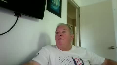 mackdocc001 online show from September 26, 2025, 4:22 pm