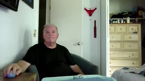 mackdocc001 online show from April 7, 2026, 3:56 pm