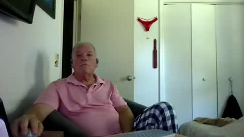 Snapshot of mackdocc001 chatting on July 8, 2026, 2:43 pm mackdocc001 online show from July 8, 2026, 2:43 pm