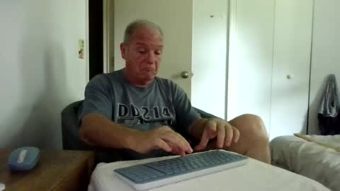 Snapshot of mackdocc001 chatting on July 27, 2026, 2:57 pm mackdocc001 online show from July 27, 2026, 2:57 pm
