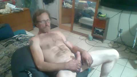 Snapshot of mackdog1369 chatting on December 19, 2024, 3:41 pm mackdog1369 online show from December 19, 2024, 3:41 pm