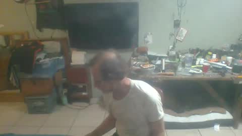 Snapshot of mackdog1369 chatting on December 26, 2024, 12:14 am mackdog1369 online show from December 26, 2024, 12:14 am