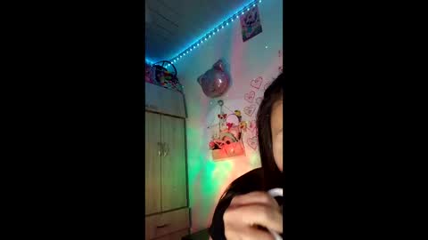 Snapshot of mackenzie_girls chatting on May 9, 2026, 9:58 am Linda Cataleya - funny weed money online show from May 9, 2026, 9:58 am