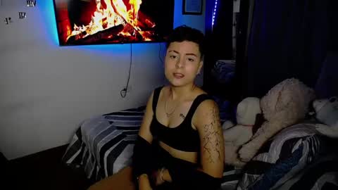 Snapshot of mackenziecameron chatting on February 20, 2025, 2:18 am MACKENZIE CAMERON online show from February 20, 2025, 2:18 am