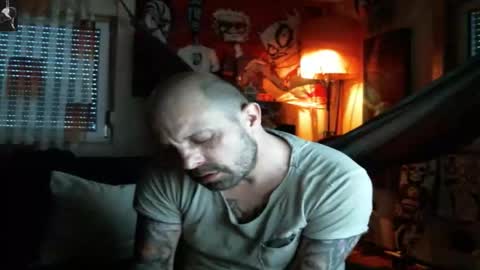 Snapshot of mad_dem0n chatting on November 27, 2025, 3:25 pm Manuel online show from November 27, 2025, 3:25 pm