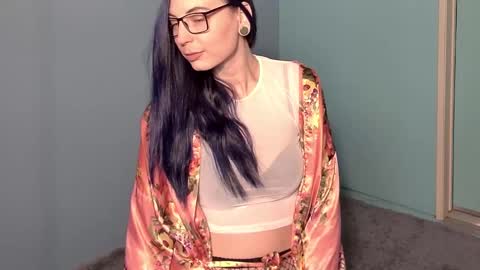 Madam Edgewood online show from December 2, 2024, 8:11 pm