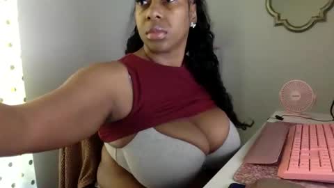 madam_glam online show from June 3, 2026, 3:50 pm