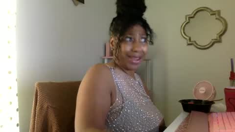Snapshot of madam_glam chatting on July 15, 2026, 4:34 pm madam_glam online show from July 15, 2026, 4:34 pm