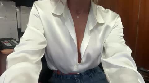 madame_andi online show from May 14, 2026, 12:12 pm