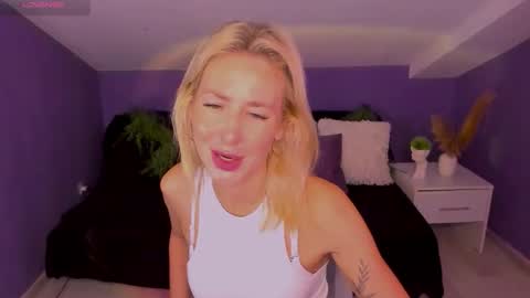 Evelyn online show from October 5, 2025, 6:23 am