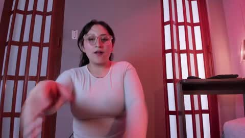 Snapshot of maddie_lesyouxxx chatting on May 26, 2026, 1:07 pm Madie online show from May 26, 2026, 1:07 pm
