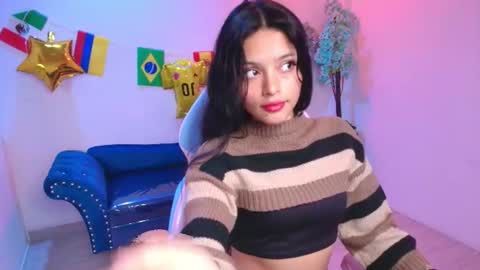 maddie_t18 online show from June 19, 2026, 11:36 am