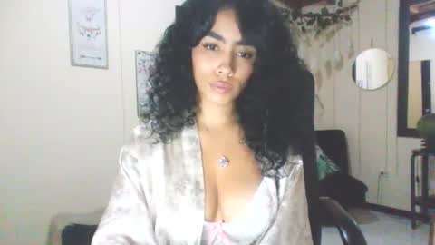 maddie_thompsonn online show from October 10, 2025, 3:38 am