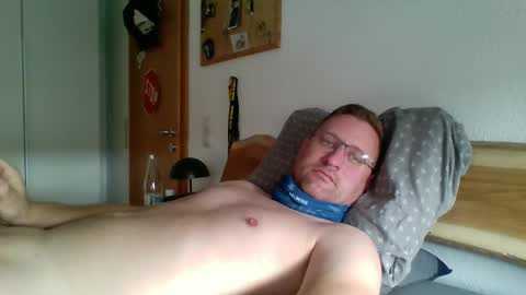 Snapshot of maddin8891 chatting on October 31, 2025, 9:54 am Maddin online show from October 31, 2025, 9:54 am