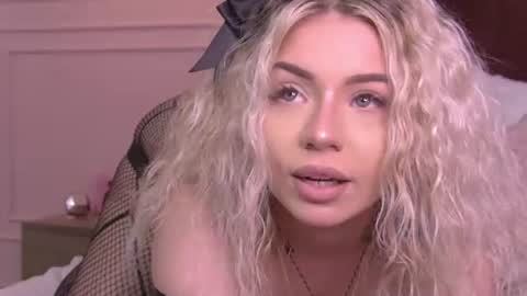 Snapshot of maddisonblush chatting on July 17, 2026, 6:42 am Maddison online show from July 17, 2026, 6:42 am