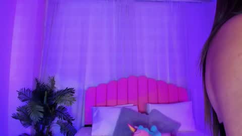 Snapshot of maddy__bigboobs chatting on October 31, 2025, 5:30 am maddy__bigboobs online show from October 31, 2025, 5:30 am