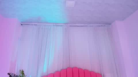 Snapshot of maddy__bigboobs chatting on November 14, 2025, 2:43 am maddy__bigboobs online show from November 14, 2025, 2:43 am