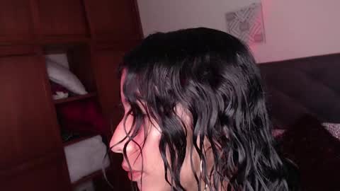 Maddy Parker  online show from March 7, 2025, 1:18 pm