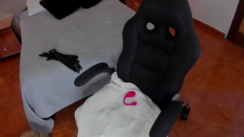  Maddy Crofft online show from February 28, 2025, 8:28 pm