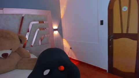  Maddy Crofft online show from March 12, 2025, 11:20 am