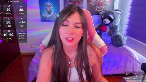 Emily     Only Fans  online show from December 18, 2024, 8:14 pm