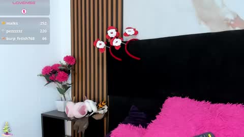 Madelin Clerk online show from December 30, 2024, 9:19 pm