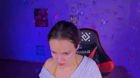 Madeline online show from November 16, 2025, 8:14 pm