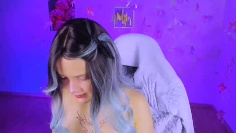 Madeline online show from November 27, 2025, 8:16 am