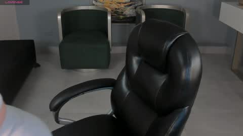Snapshot of madelinefox_ chatting on May 20, 2026, 9:04 am Madeline online show from May 20, 2026, 9:04 am