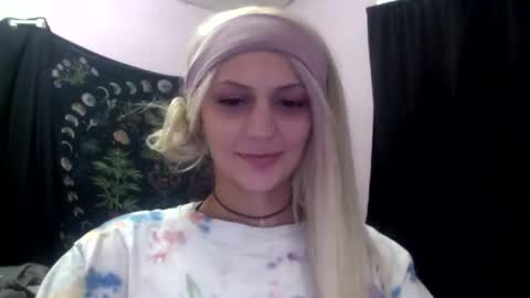 madeline online show from October 17, 2025, 1:53 am