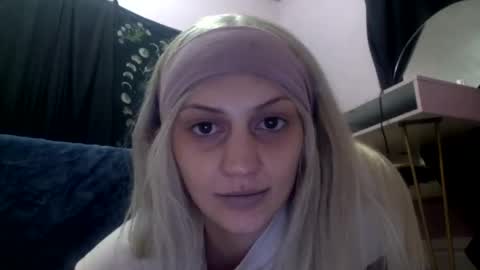 Snapshot of madelinevalentine chatting on November 1, 2025, 5:20 am madeline online show from November 1, 2025, 5:20 am