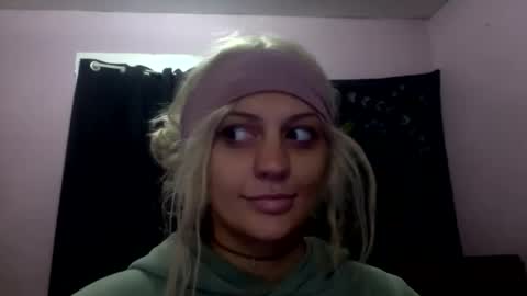 Snapshot of madelinevalentine chatting on November 8, 2025, 6:13 am madeline online show from November 8, 2025, 6:13 am