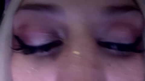 Snapshot of madelinevalentine chatting on November 27, 2025, 5:42 am madeline online show from November 27, 2025, 5:42 am