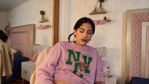 madhison_5 online show from February 25, 2026, 12:48 pm