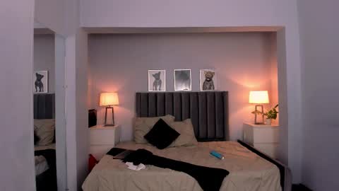 Madie  online show from September 22, 2025, 11:45 am