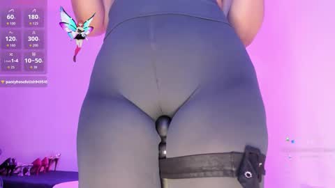 Snapshot of madii_smth chatting on November 24, 2025, 4:12 am Madisson Smith online show from November 24, 2025, 4:12 am