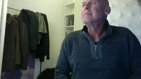 madio1187940 online show from October 15, 2025, 12:11 am