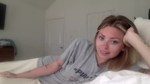 Snapshot of madirose69 chatting on October 11, 2025, 1:53 pm mari rose online show from October 11, 2025, 1:53 pm