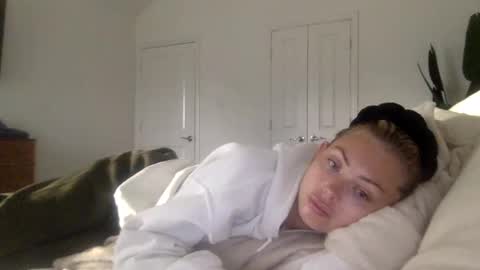 Snapshot of madirose69 chatting on October 16, 2025, 1:34 pm mari rose online show from October 16, 2025, 1:34 pm