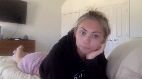 Snapshot of madirose69 chatting on October 20, 2025, 4:40 pm mari rose online show from October 20, 2025, 4:40 pm