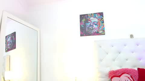 Jenny  online show from February 3, 2025, 1:51 pm