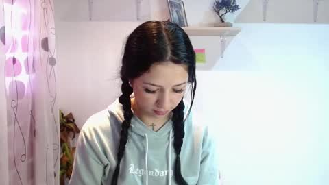 Madison Cambel online show from December 12, 2024, 5:48 pm