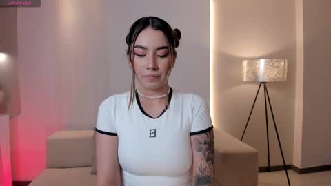 Maddi Collins online show from November 8, 2025, 7:34 pm