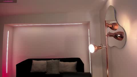 Maddi Collins online show from November 29, 2025, 11:13 am