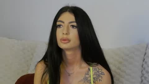 Snapshot of madisondesire chatting on June 2, 2026, 1:02 pm Madison online show from June 2, 2026, 1:02 pm