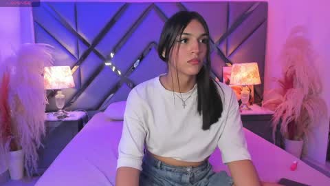 Snapshot of madisonherrera chatting on June 6, 2026, 6:12 pm Maddi online show from June 6, 2026, 6:12 pm