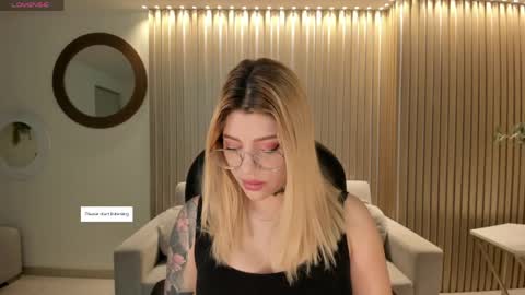 Snapshot of madisonkane chatting on April 23, 2026, 11:20 am Madison Kane online show from April 23, 2026, 11:20 am